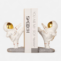 Serre Livre Figurine