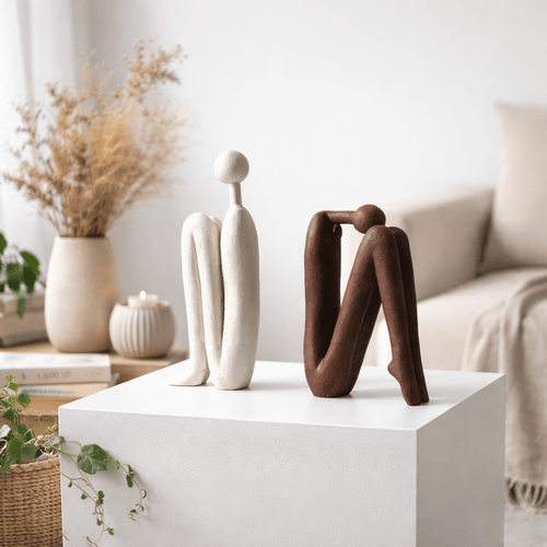 Serre Livre Statue